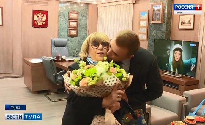 Алла Сурикова вновь отметила день рождения на тульской земле
