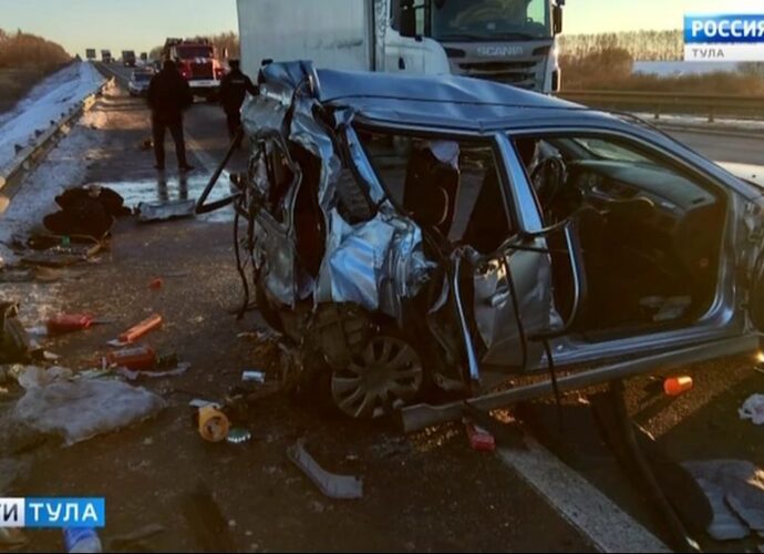 В жутком ДТП в Узловском районе погиб пассажир одной из машин