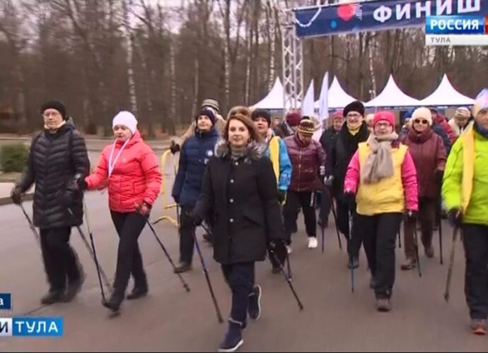 В Туле на акцию собрались около 500 человек с палками