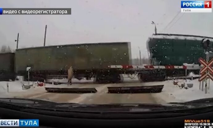 В Узловой женщина попала под поезд