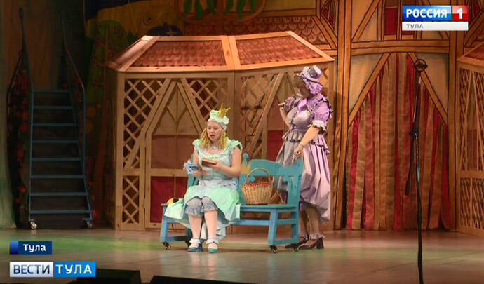 Туляков приглашают всей семьей в театр