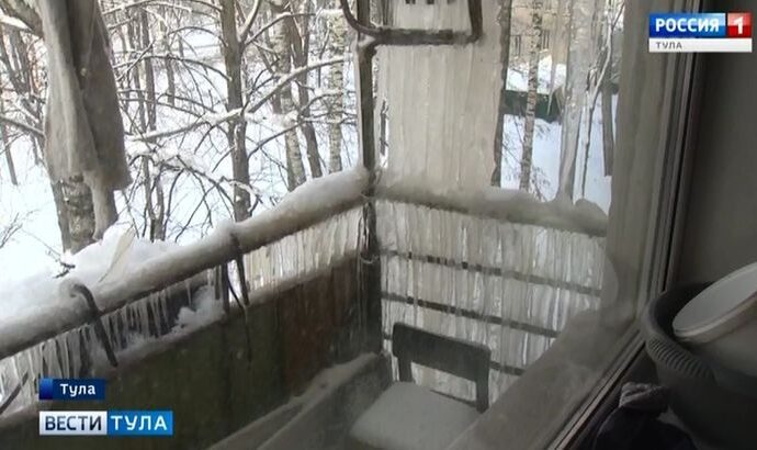 Жители тульской пятиэтажки оказались в ледяном плену