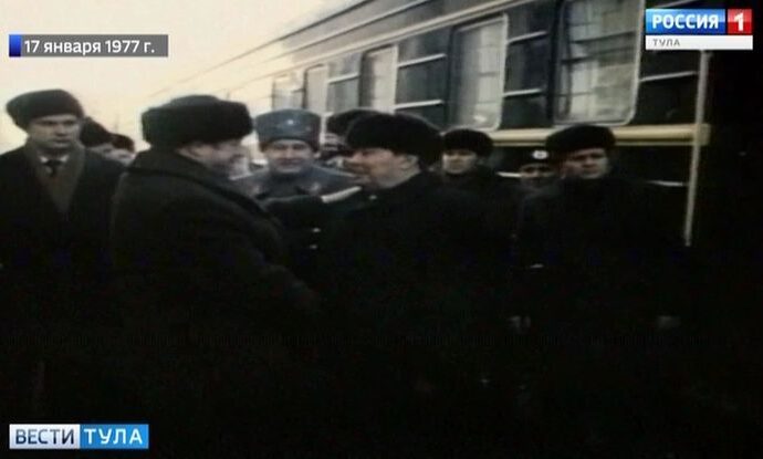 42 года назад Леонид Брежнев прикрепил «Золотую Звезду» к знамени Тулы