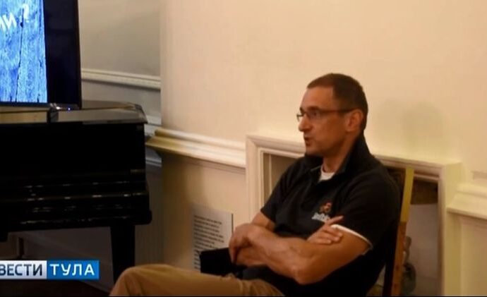 Журналист Сергей Медведев раскроет причины любви народа к заборам