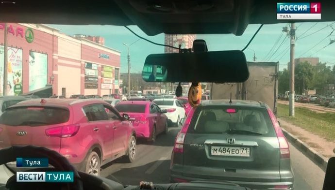 Утром Зеленстрой замер в пробке