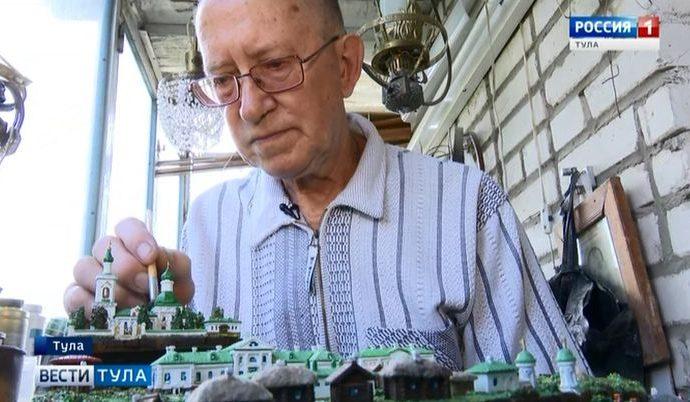 Тульский мастер получил в подарок от губернатора набор инструментов
