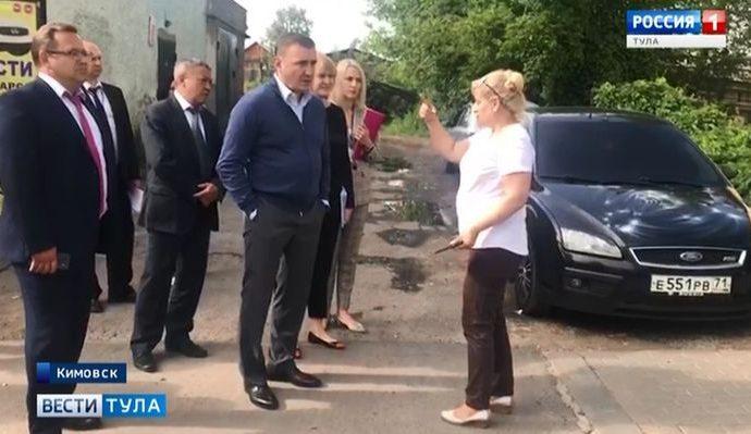 Доведённая до отчаяния кимовчанка поймала губернатора в ходе визита в район