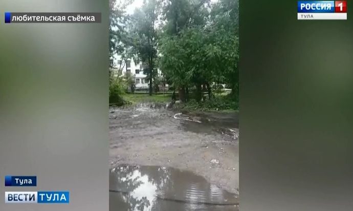 Дворы на Красноармейском проспекте Тулы затопило нечистотами