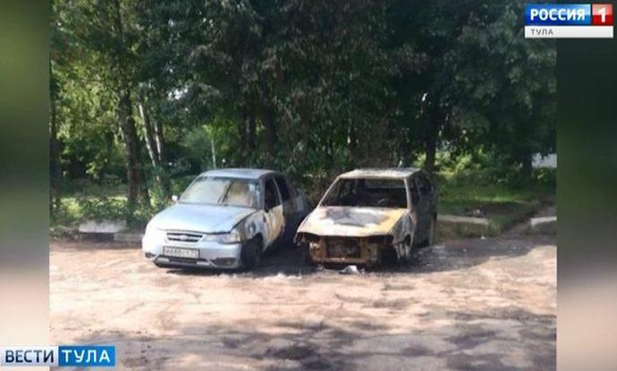 Ночью в Тульской области сгорели ещё 4 автомобиля