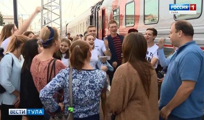 Губернатор наградил тульских волонтёров поездкой в Петербург