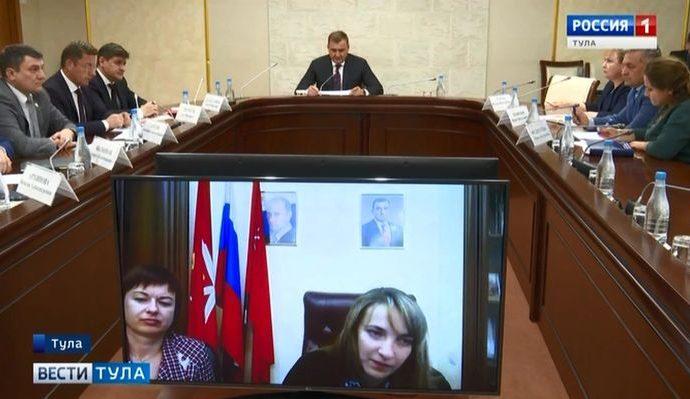 Алексей Дюмин поможет жителям, обратившимся к нему по видеосвязи