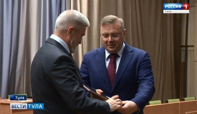 Тульским областным и городским депутатам вручены мандаты