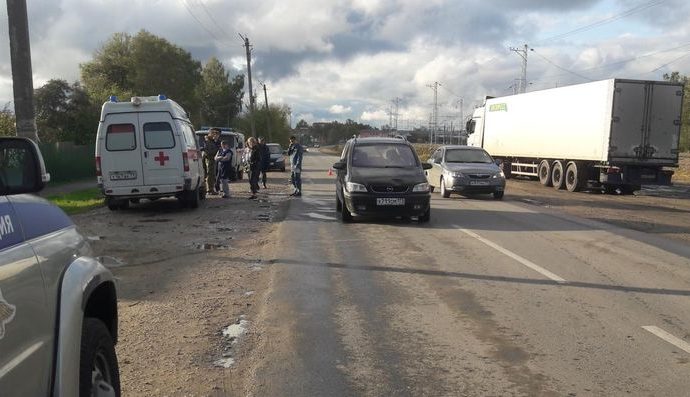 В Заокском девочка-подросток попала под машину