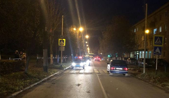 В Алексине на пешеходном переходе девочка попала под машину