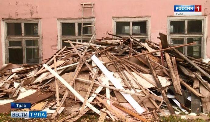 Здание школы в деревне Ямны признали аварийным