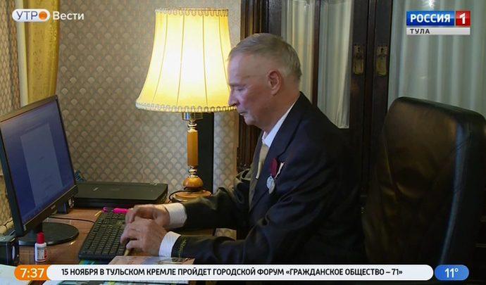 Сегодня свой день рождения отмечает писатель Валерий Маслов