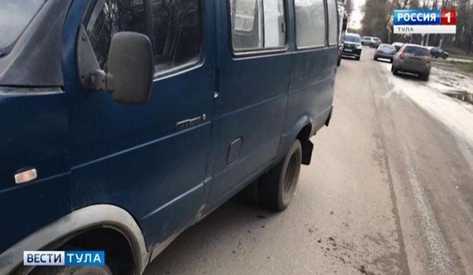 В Новомосковске произошло тройное ДТП с маршруткой