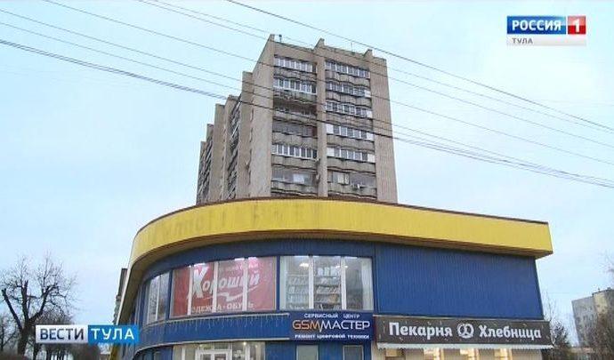 С балкона многоэтажки в Туле выпал мужчина