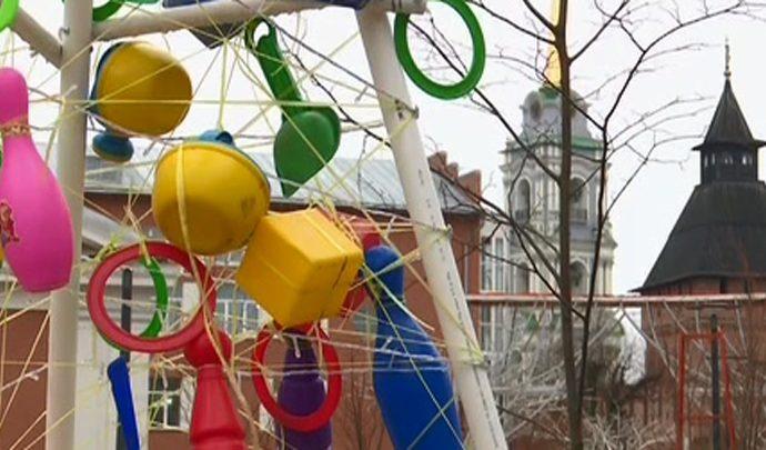 На Металлистов в Туле появились креативные елки