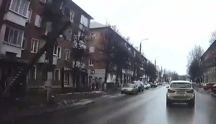 В Узловой рабочий упал вместе с деревом