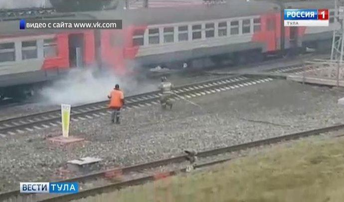 В Тульской области во время движения задымилась электричка