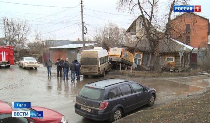 В Туле маршрутка устроила массовое ДТП (видео)
