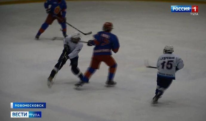 В Новомосковске хоккеисты сражаются за путёвки на всероссийский этап спартакиады учащихся