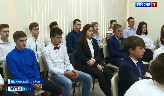 Депутат Тульской облдумы рассказала студентам всю правду о курении