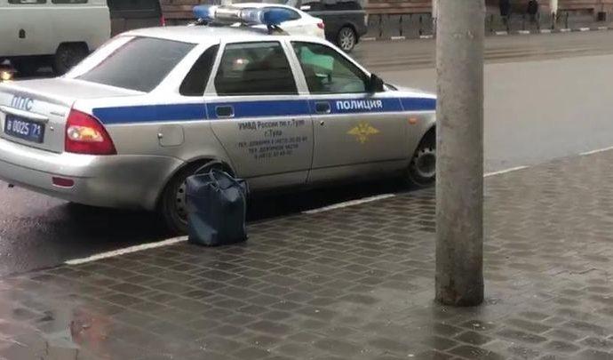 Сумка, обнаруженная около торгового центра в Туле, опасности не представляет