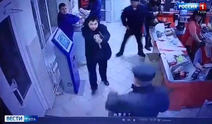 Дело жителя Алексина, оскорбившего полицейского, передали в суд