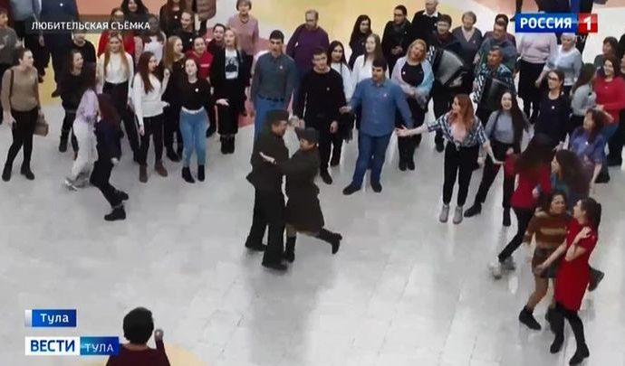 «Катюшу» спели посетители торгово-развлекательного центра в Туле