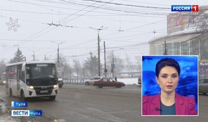 В Туле на уборку снега ночью вышло 100 единиц техники