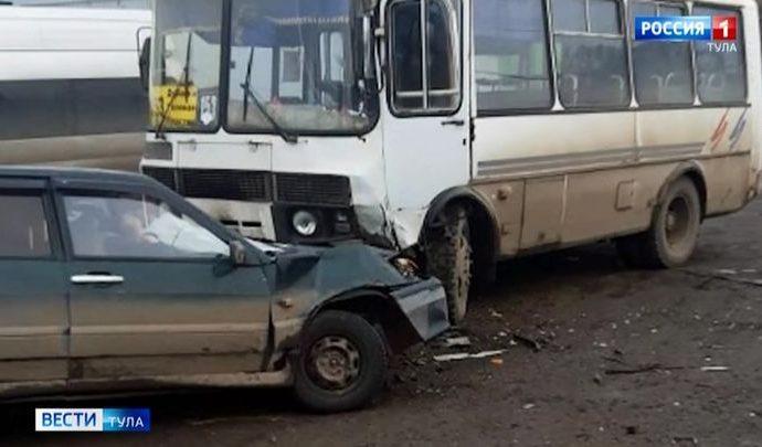 В ДТП с автобусом в Узловском районе погиб человек