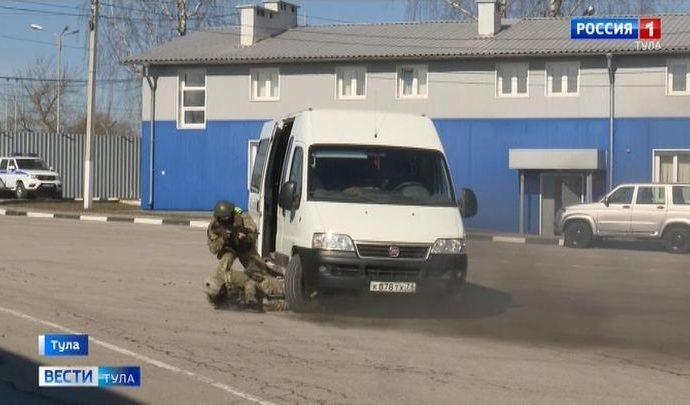 Тульские росгвардейцы устроили праздничные учения со стрельбой