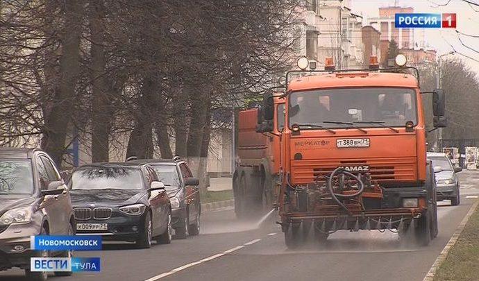 В Новомосковске дезинфицируют улицы