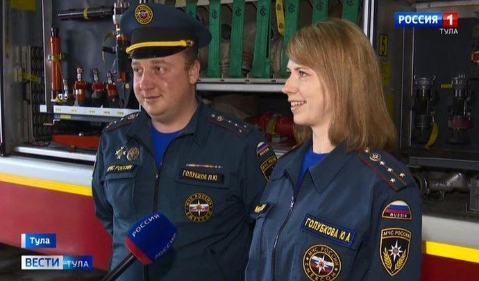 Семья Голубковых даже свадебный день провела среди пожарных машин
