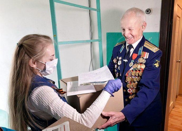 В Тульской области ветераны Великой Отечественной получают посылки ко Дню Победы
