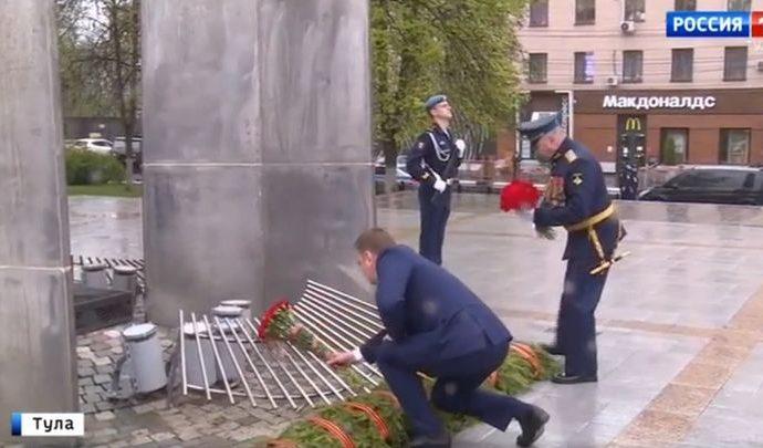 В День Победы в Туле к воинским мемориалам легли цветы