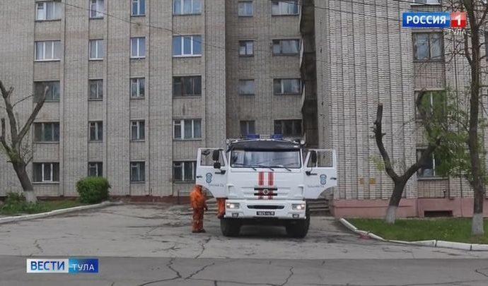 Сотрудники МЧС России по Тульской области провели дезинфекцию на территории педуниверситета