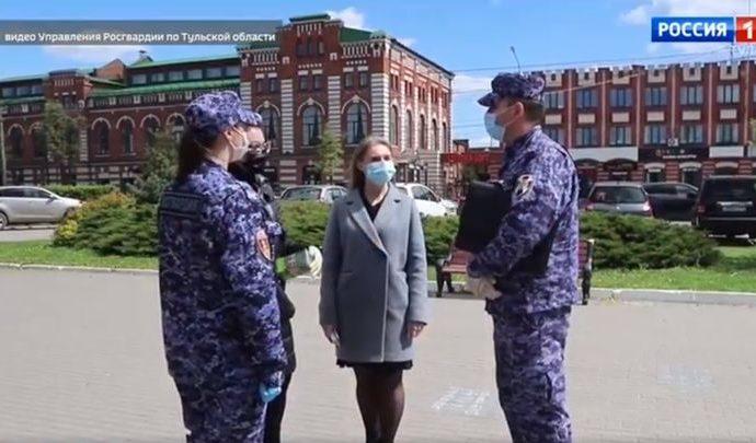 Росгвардейцы проверяют, как туляки носят маски