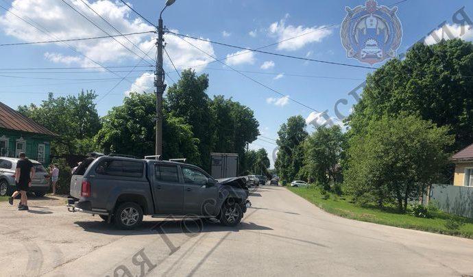 В Алексине пьяный водитель, лишённый прав, устроил ДТП