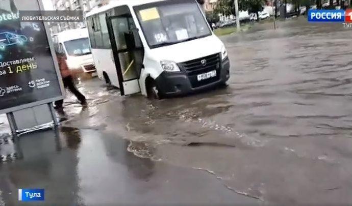 Непогода в Тульской области: затопленные улицы, смерч, размытая дорога