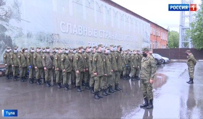 Новобранцы-десантники и студенты ТулГУ отправились во взрослую жизнь