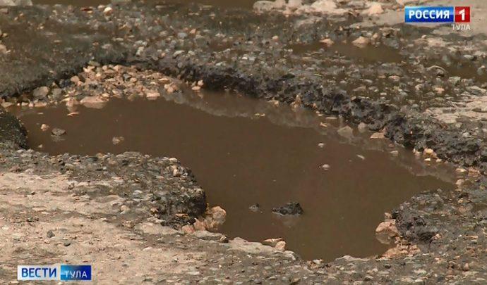 В Туле латают размытые дождями дороги