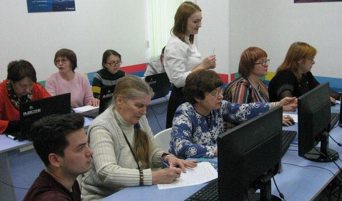 Четыре тульских пенсионера представят регион на чемпионате по компьютерному многоборью