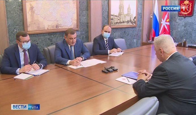 Алексей Дюмин встретился с председателем Федерации независимых профсоюзов России Михаилом Шмаковым