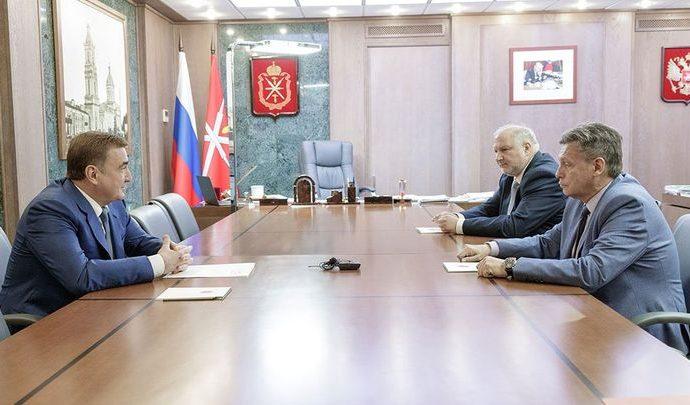 Алексей Дюмин и Рифат Сабитов обсудили информационную поддержку юбилея Тульского кремля
