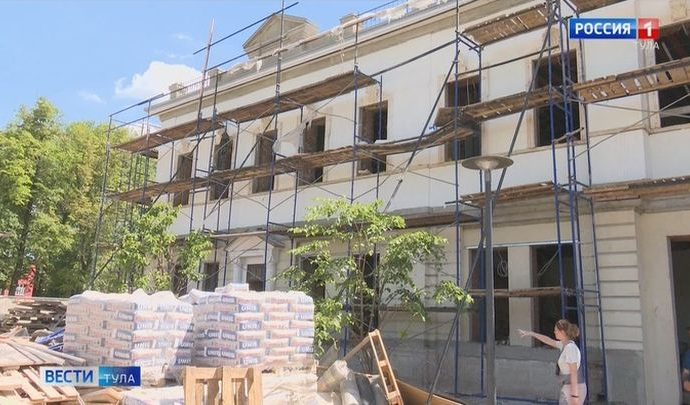Трагедия в центре Тулы: четверо рабочих упали со строительных лесов