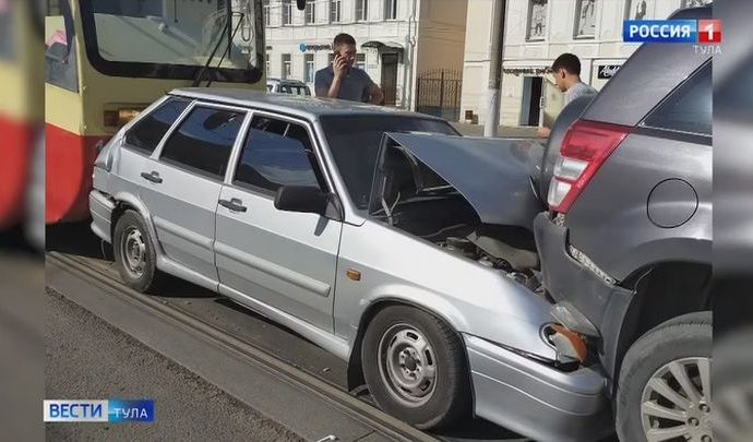 В Туле произошло массовое ДТП-паровоз