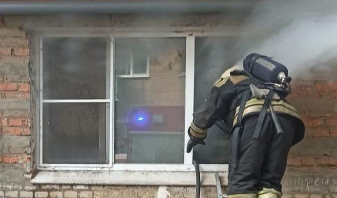 Прохладный понедельник стал жарким для тульских пожарных